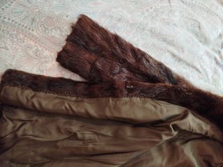 Abrigo de mujer de piel natural marrón oscuro