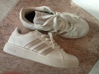 Zapatillas Adidas Talla 38 Blancas y Doradas