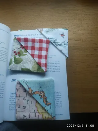 Marcapáginas de tela hechos a mano
