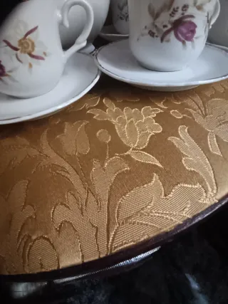 Vitrina de madera y cristal