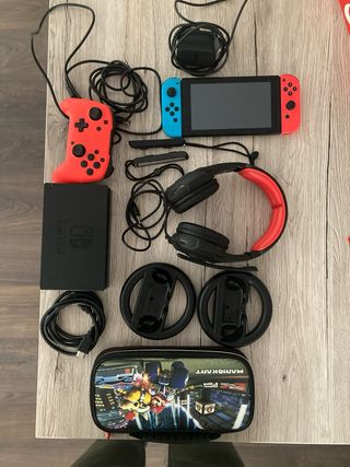 Nintendo Switch Blu e Rosso con accessori