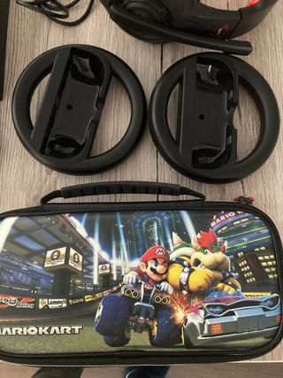 Nintendo Switch Blu e Rosso con accessori