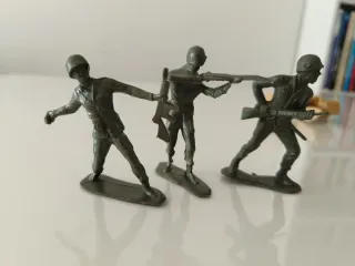 Lotto 16 soldatini vintage