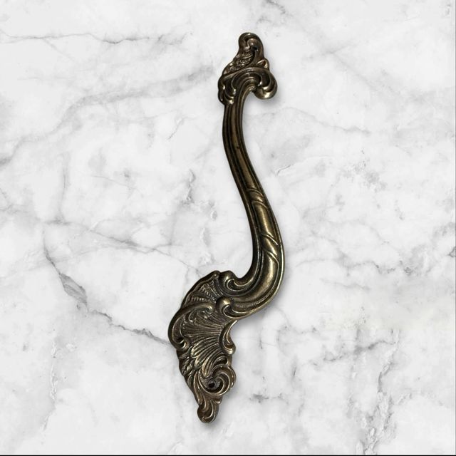 Tirador de mueble antiguo estilo barroco