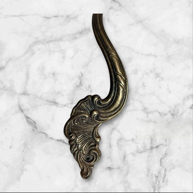 Tirador de mueble antiguo estilo barroco