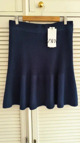 Preciosa falda de punto Zara con etiquetas