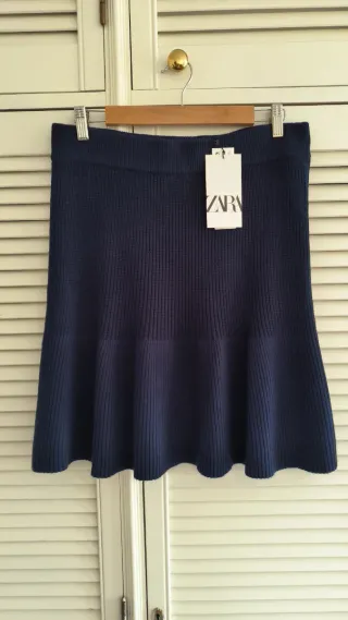 Preciosa falda de punto Zara con etiquetas
