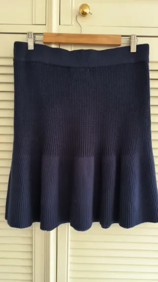 Preciosa falda de punto Zara con etiquetas