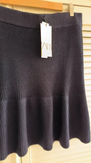 Preciosa falda de punto Zara con etiquetas