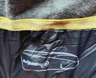 Chaqueta acolchada Bullpadel negra