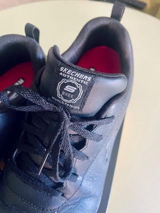 Skechers Work Negras Antideslizantes de cuero