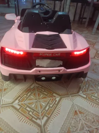 Coche eléctrico infantil rosa