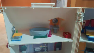 Casita Playmobil con figuras y accesorios