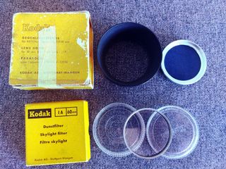 Kodak Retina Reflex IV con varios objetivos