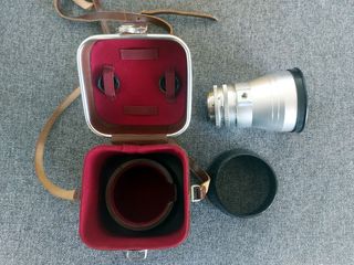 Kodak Retina Reflex IV con varios objetivos