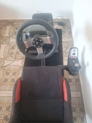 Simulador de Carreras Playseat con dos juegos