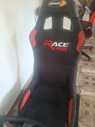 Simulador de Carreras Playseat con dos juegos