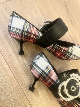 Scarpe Miu Miu a Tartan con Fibbia Perla taglia 38.5