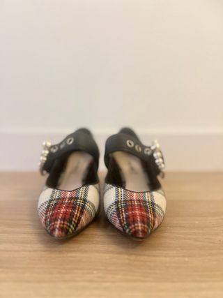Scarpe Miu Miu a Tartan con Fibbia Perla taglia 38.5