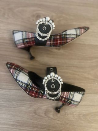 Scarpe Miu Miu a Tartan con Fibbia Perla taglia 38.5