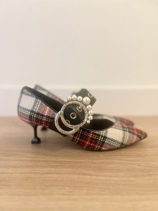 Scarpe Miu Miu a Tartan con Fibbia Perla taglia 38.5