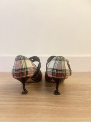 Scarpe Miu Miu a Tartan con Fibbia Perla taglia 38.5