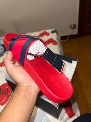 Chanclas Tommy Hilfiger Rojas y Azules