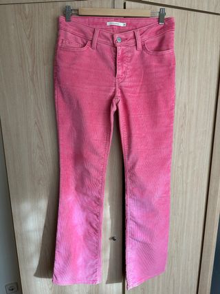 Vaqueros Levi's rosas acampanados talla M