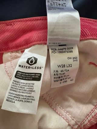 Vaqueros Levi's rosas acampanados talla M