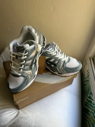 Asics Gel-Kayano 14 Plata/Blanco