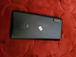 Xiaomi Redmi Note 6 Pro con schermo incrinato