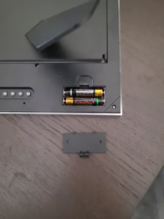 Cornice digitale Bio-Oil con orologio e termometro