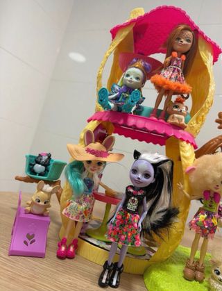 Enchantimals Casa Árbol y 11 Muñecas