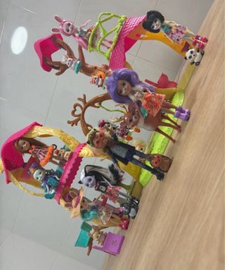 Enchantimals Casa Árbol y 11 Muñecas