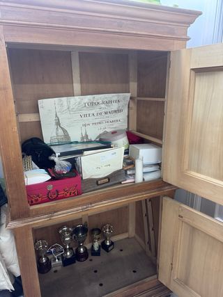 Armario antiguo de madera