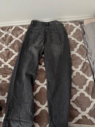 Pantalones vaqueros grises anchos