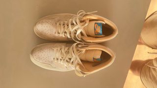 Nike Air Jordan 1 Beige Amarillo