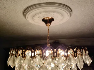 Lámpara araña cristal y metal dorada