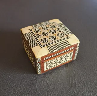 Cajita de madera decorada