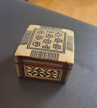 Cajita de madera decorada