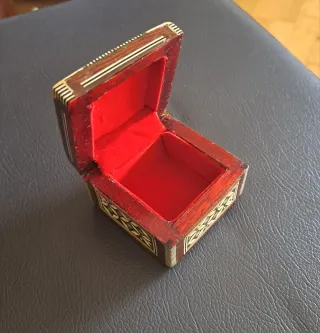 Cajita de madera decorada