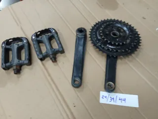 Platos y pedales bicicleta