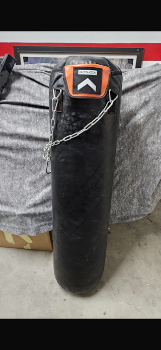 Saco de boxeo Outshock con cadena