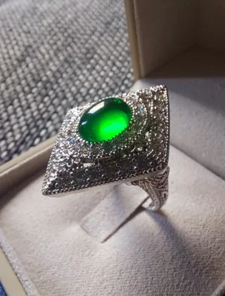 Anello vintage simil smeraldo