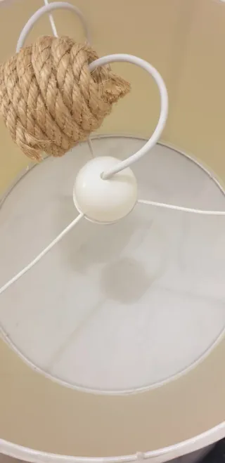 Tulipa de lámpara beige y marrón