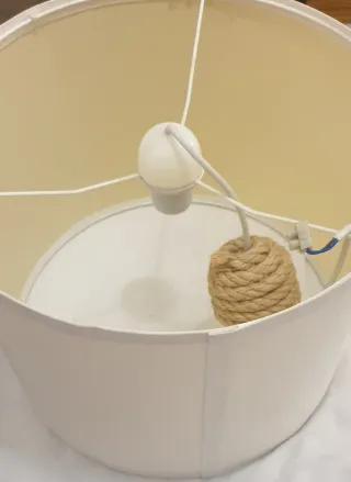 Tulipa de lámpara beige y marrón