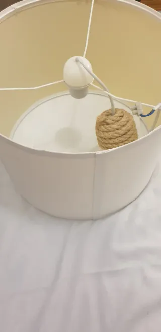 Tulipa de lámpara beige y marrón