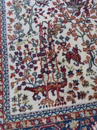 Alfombra de Crevillente de lana con motivos selva.