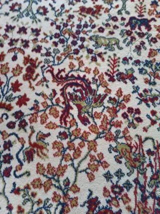 Alfombra de Crevillente de lana con motivos selva.