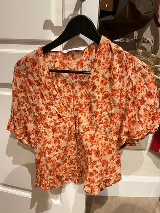 Blusa Zara floral manga corta